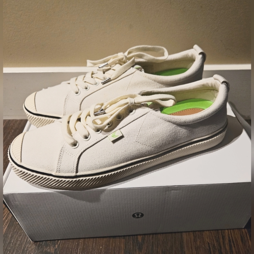 Cariuma shoes
